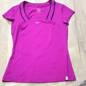 Nike dri fit work out / tennis top Size Medium